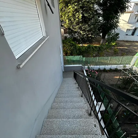 公寓 2 Charming Bedroom 斯塔夫罗斯