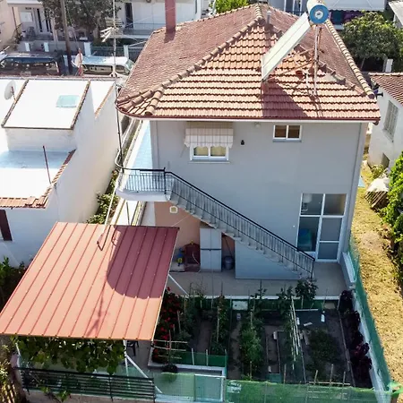 公寓 2 Charming Bedroom 斯塔夫罗斯