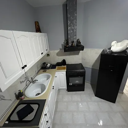 2 Charming Bedroom Apartment *