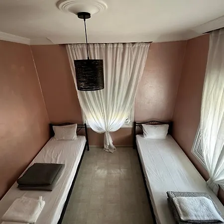 2 Charming Bedroom Apartment *